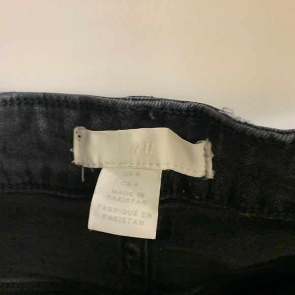 H&M black shorts - Picture 3 of 3